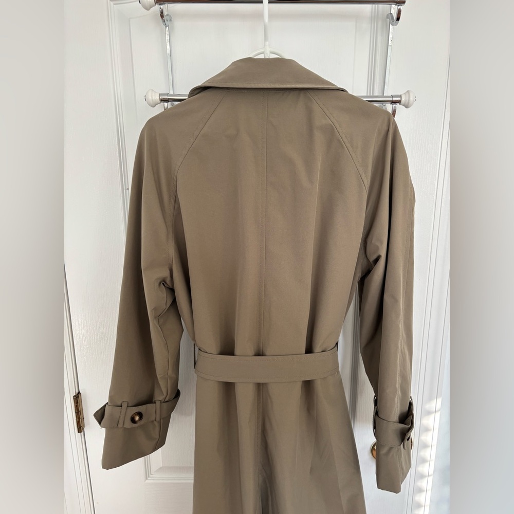 Classic trench coat 🧥 - Picture 4 of 7